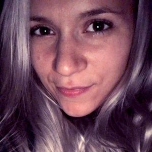 Meet your Posher, Roxanne